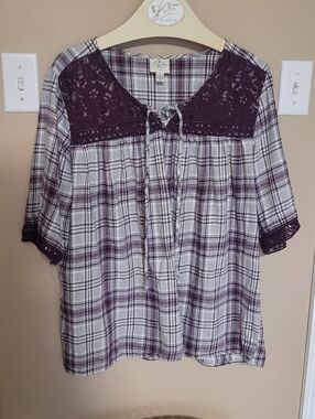💚10 for $10💚 Bundle and save Purple Plaid Lace-Yoke Tunic Top